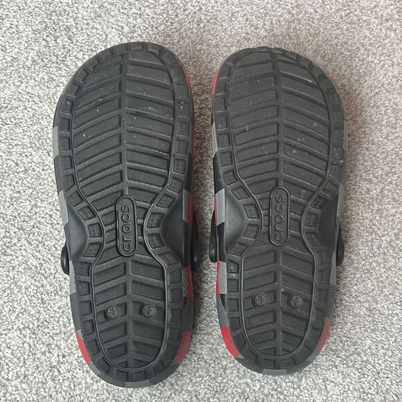 Crocs Classic Clogs, Fleece Lined, Red Black Gray Checkered, Womens Size 9, Men7 - Picture 7 of 9